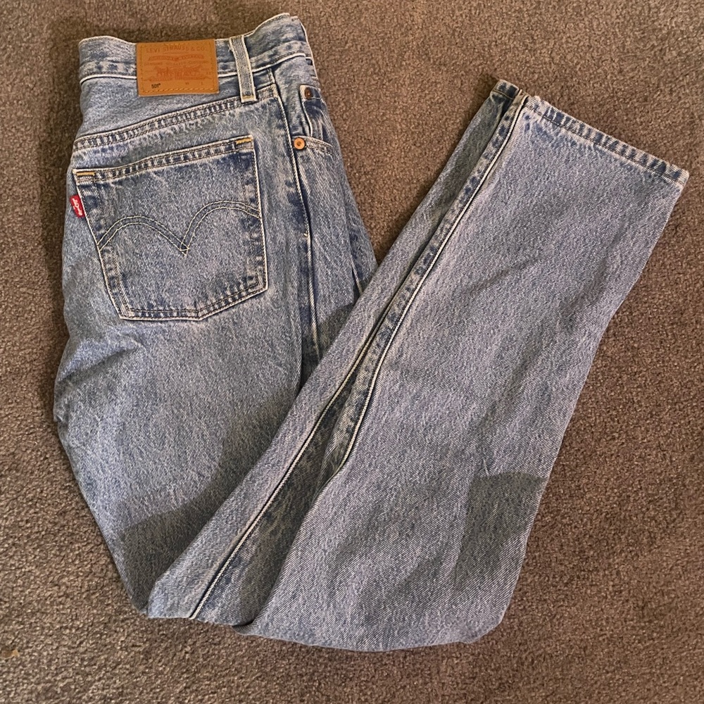 Medium Wash Levi’s 501 Jeans size 27